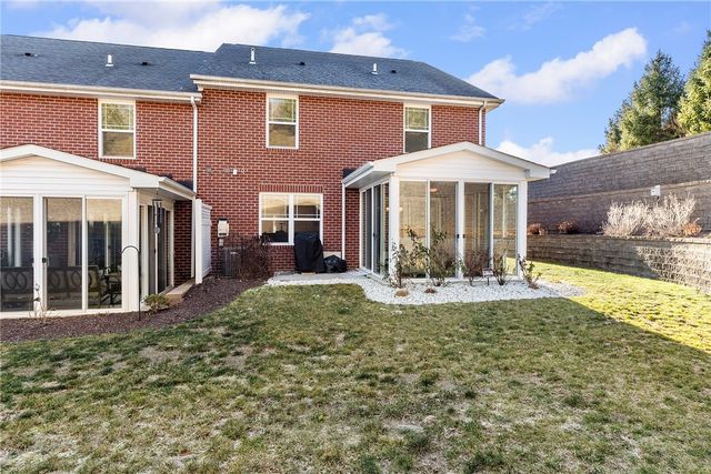 216 Settlers Ct, Peters Twp, PA 15367