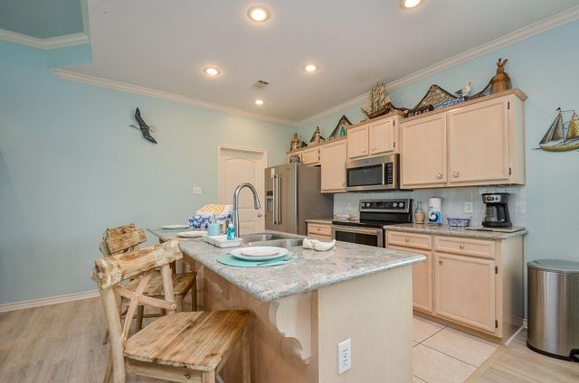 3346 Pirates Cove, Crystal Beach, TX 77650