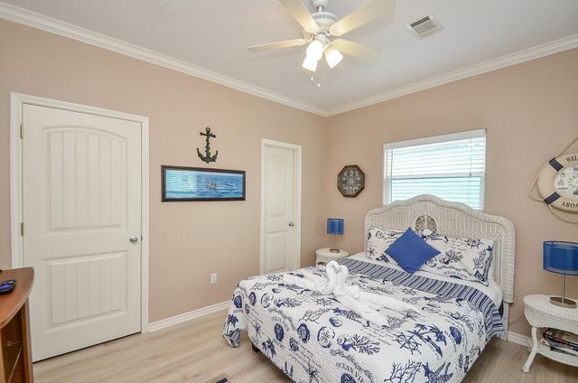 3346 Pirates Cove, Crystal Beach, TX 77650