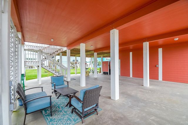 3346 Pirates Cove, Crystal Beach, TX 77650