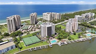 11030 Gulf Shore DR 104, Naples, FL 34108