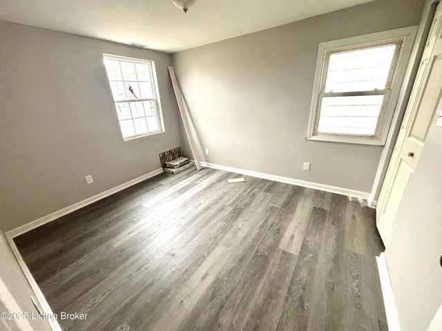 4003 Grand Ave, Louisville, KY 40211