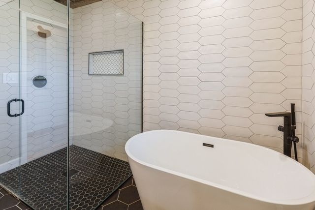 1225 3rd Street W, Milan, IL 61264