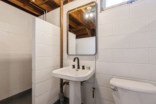 1225 3rd Street W, Milan, IL 61264