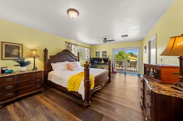 825 Golf St, Kerrville, TX 78028