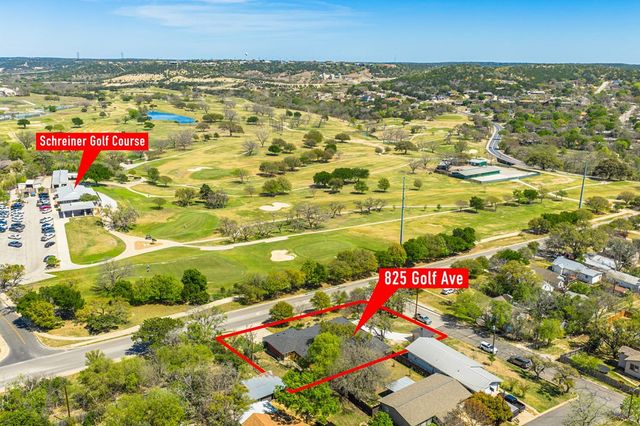 825 Golf St, Kerrville, TX 78028