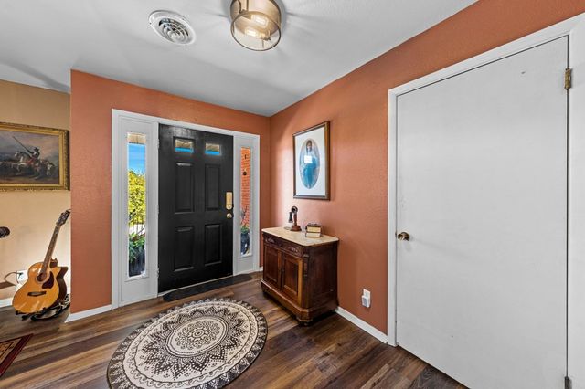 825 Golf St, Kerrville, TX 78028