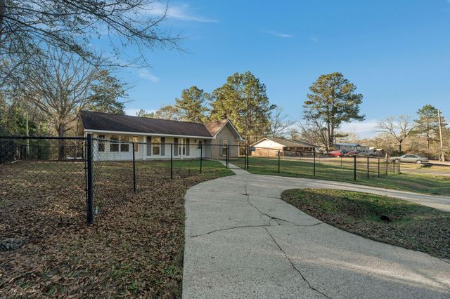 1013 Parker Rd., Hattiesburg, MS 39402