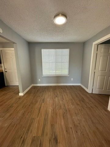 615 W Coffin Street, Denison, TX 75020