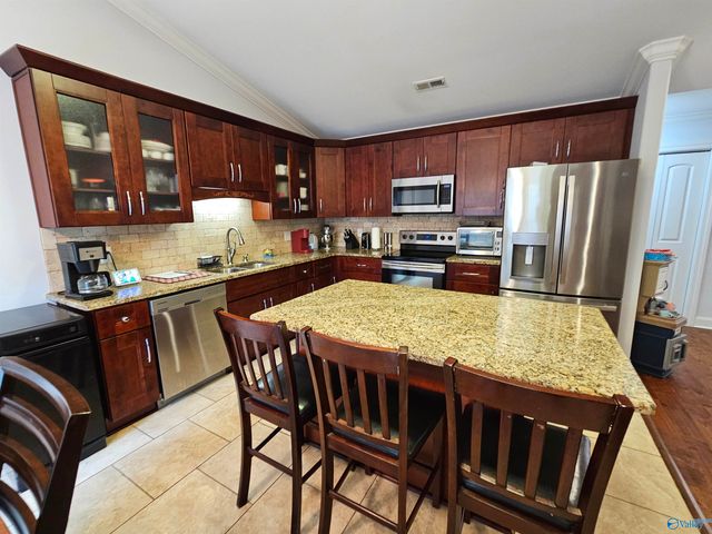 400 Dominion Drive SE, Hartselle, AL 35640