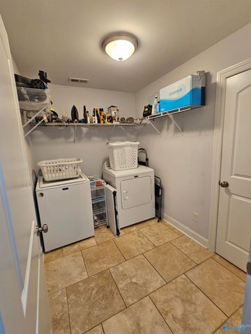 400 Dominion Drive SE, Hartselle, AL 35640