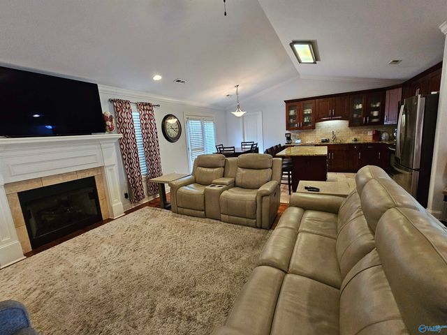 400 Dominion Drive SE, Hartselle, AL 35640