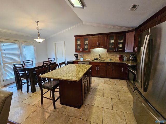 400 Dominion Drive SE, Hartselle, AL 35640