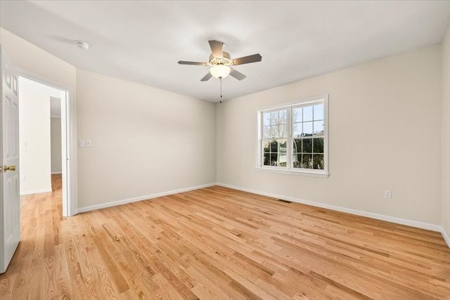 7 Maud Palmer Dr, Wareham, MA 02571