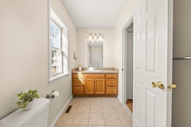 7 Maud Palmer Dr, Wareham, MA 02571