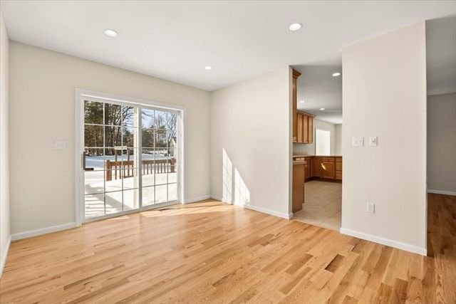 7 Maud Palmer Dr, Wareham, MA 02571