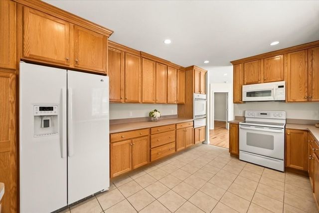 7 Maud Palmer Dr, Wareham, MA 02571