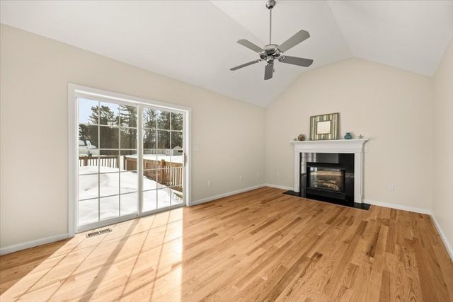 7 Maud Palmer Dr, Wareham, MA 02571