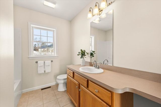 7 Maud Palmer Dr, Wareham, MA 02571