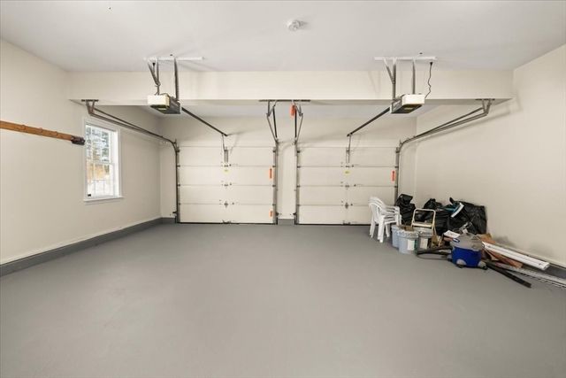 7 Maud Palmer Dr, Wareham, MA 02571