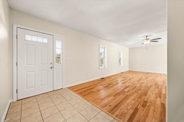 7 Maud Palmer Dr, Wareham, MA 02571