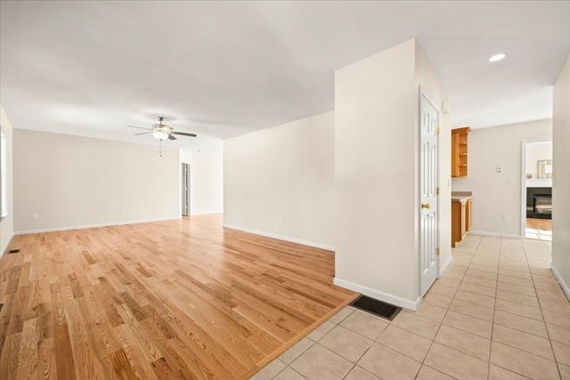 7 Maud Palmer Dr, Wareham, MA 02571