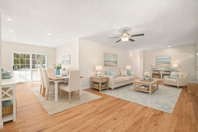 7 Maud Palmer Dr, Wareham, MA 02571