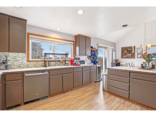 310 PACIFIC St, Columbia City, OR 97018