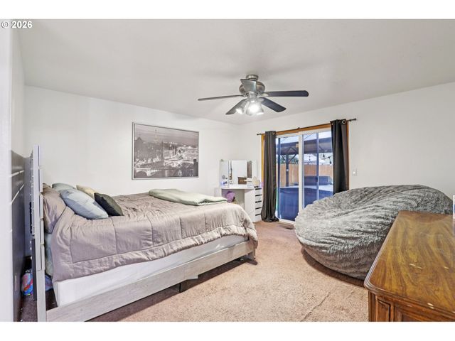 310 PACIFIC St, Columbia City, OR 97018