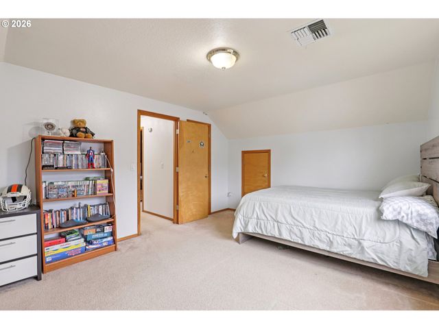 310 PACIFIC St, Columbia City, OR 97018