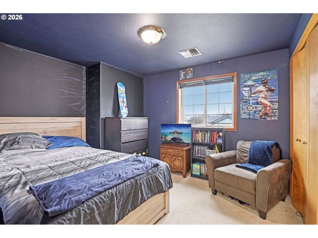 310 PACIFIC St, Columbia City, OR 97018