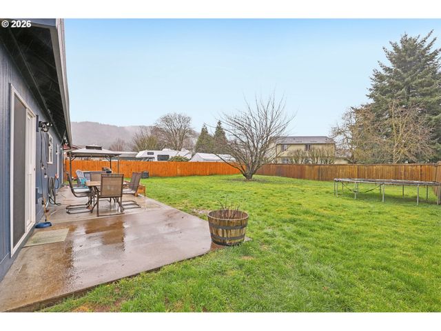 310 PACIFIC St, Columbia City, OR 97018