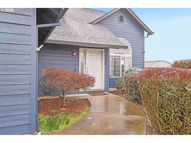 310 PACIFIC St, Columbia City, OR 97018