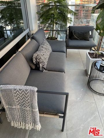 877 Francisco Street 1115, Los Angeles, CA 90017