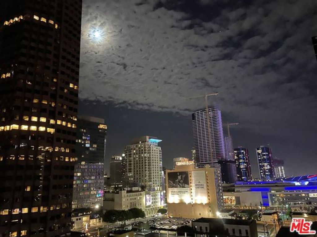 877 Francisco Street 1115, Los Angeles, CA 90017