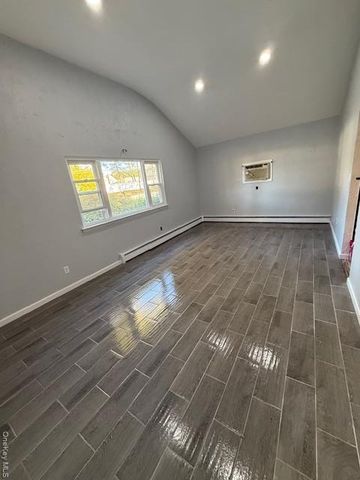 20 Stratler Drive, Shirley, NY 11967