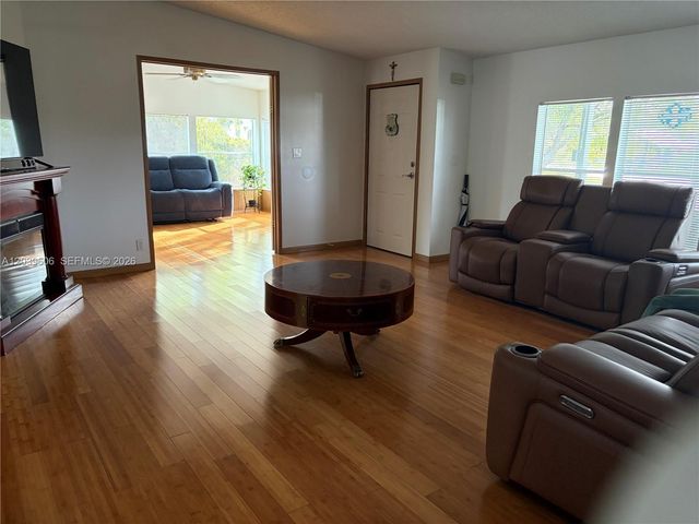 35303 SW 180th Ave 321-322, Homestead, FL 33034