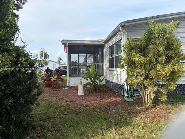 35303 SW 180th Ave 321-322, Homestead, FL 33034