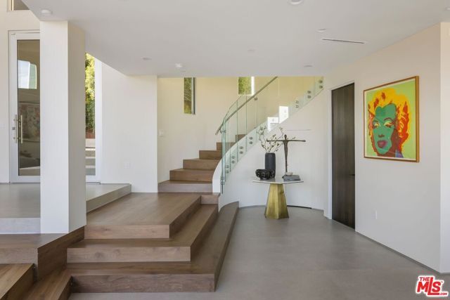 9270 Kinglet Drive, West Hollywood, CA 90069