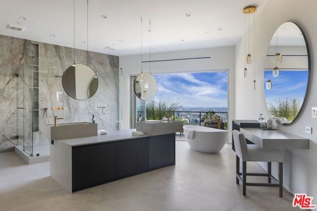 9270 Kinglet Drive, West Hollywood, CA 90069