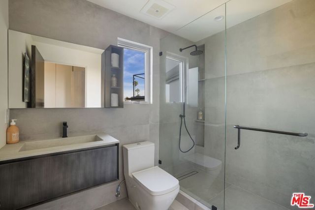 9270 Kinglet Drive, West Hollywood, CA 90069