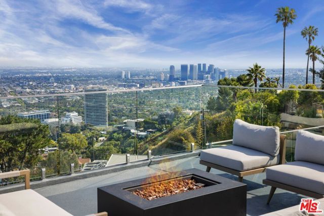 9270 Kinglet Drive, West Hollywood, CA 90069