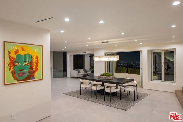 9270 Kinglet Drive, West Hollywood, CA 90069
