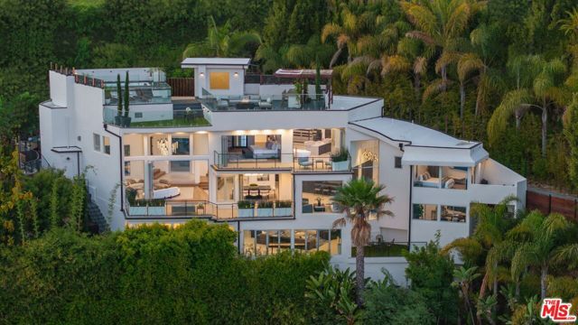 9270 Kinglet Drive, West Hollywood, CA 90069
