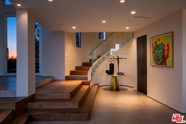 9270 Kinglet Drive, West Hollywood, CA 90069