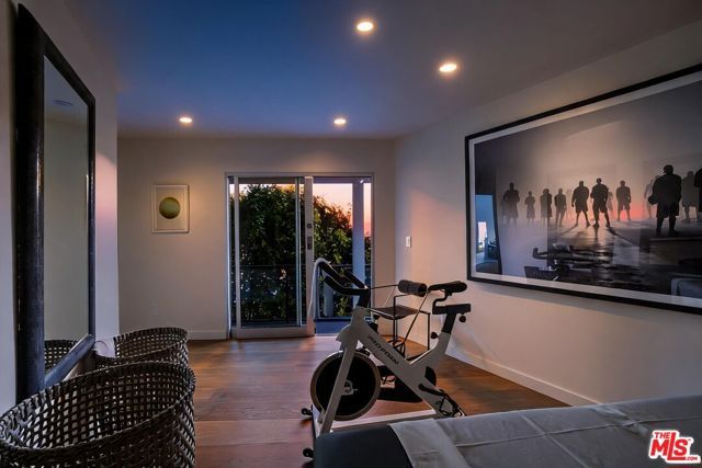 9270 Kinglet Drive, West Hollywood, CA 90069