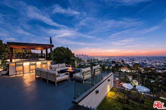 9270 Kinglet Drive, West Hollywood, CA 90069