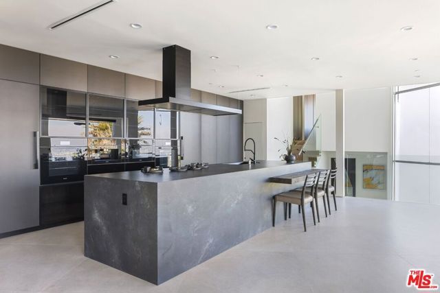 9270 Kinglet Drive, West Hollywood, CA 90069