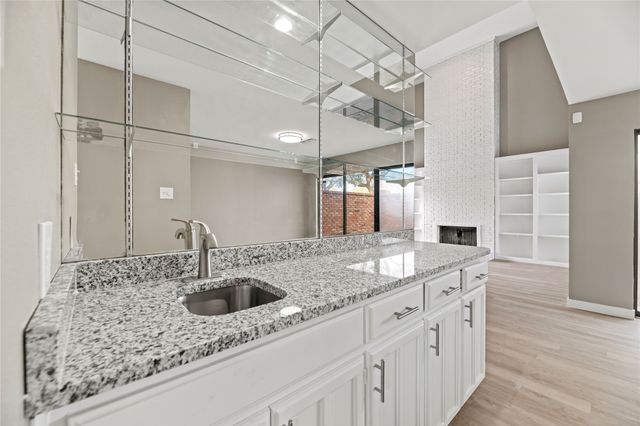 6205 Bellaire Drive S, Fort Worth, TX 76132