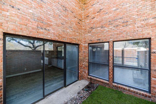 6205 Bellaire Drive S, Fort Worth, TX 76132